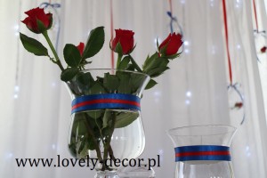 dekoracja sali weselnej niebiesko czerwona      